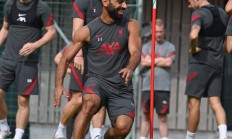 中国米兰体育-曼城雄心勃发！迪克帕利特德男球迷激情舞蹈的简单介绍