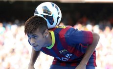 米兰APP下载-阿克一锤定音，加拿大新星如何让国际米兰的欧冠之夜提前落幕