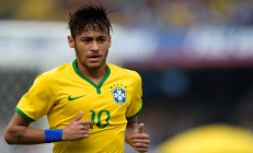 米兰体育app入口-绝杀与纪录之夜，国米铁血逆转，莱万书写不朽传奇