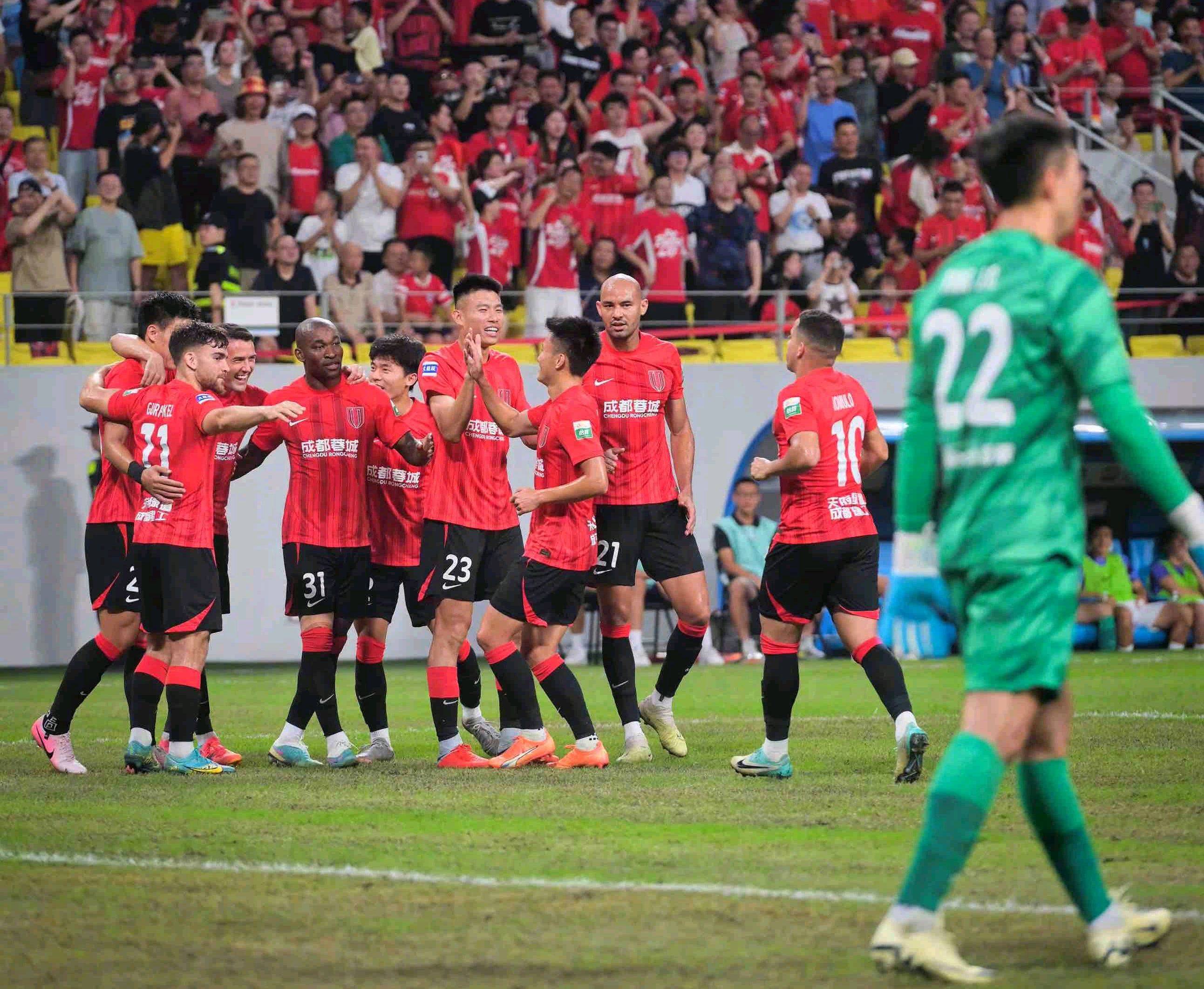 重要战役频频上演，中超比赛精彩迭出