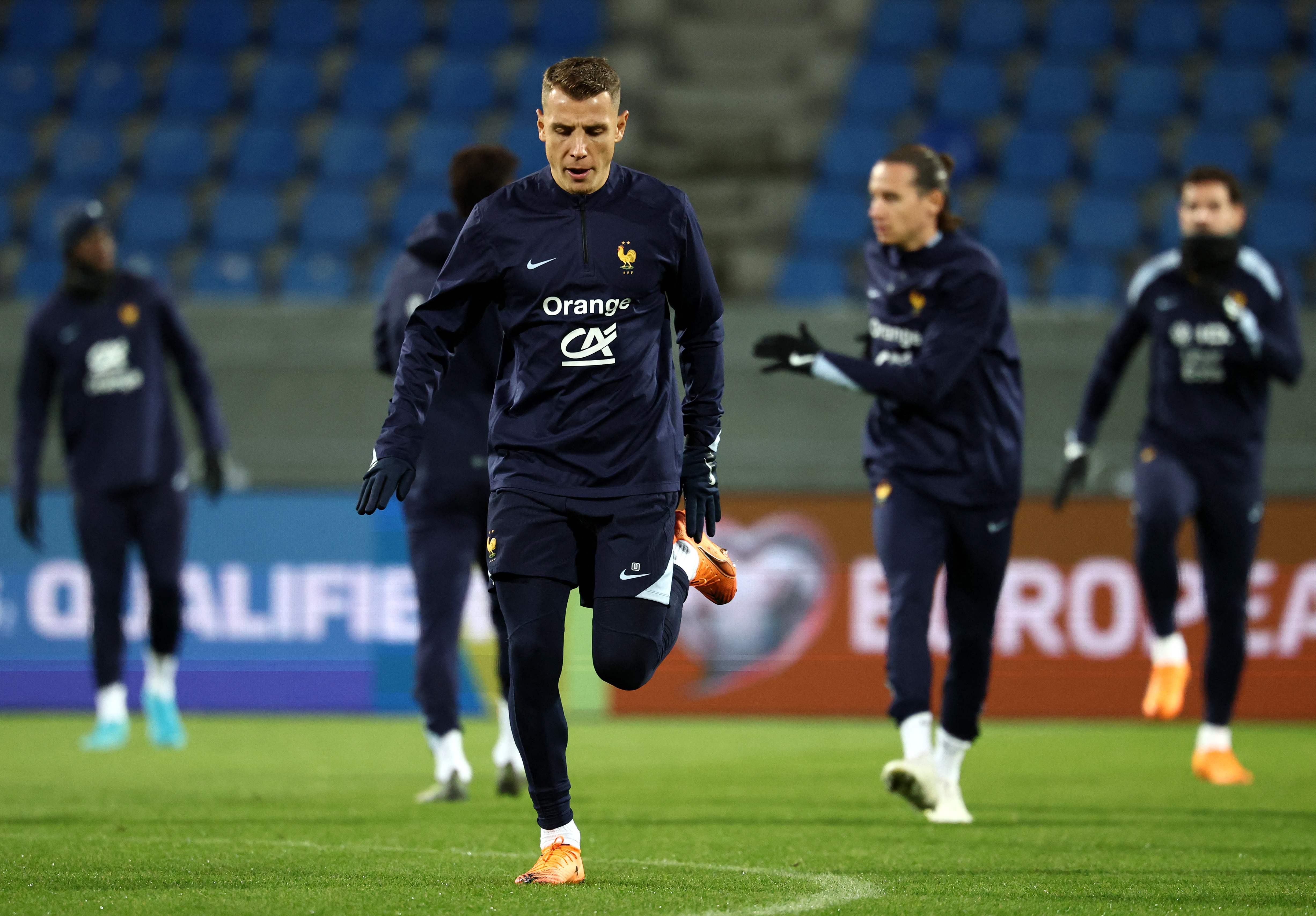 法国队鏖战英格兰队，王皓点燃赛场的简单介绍