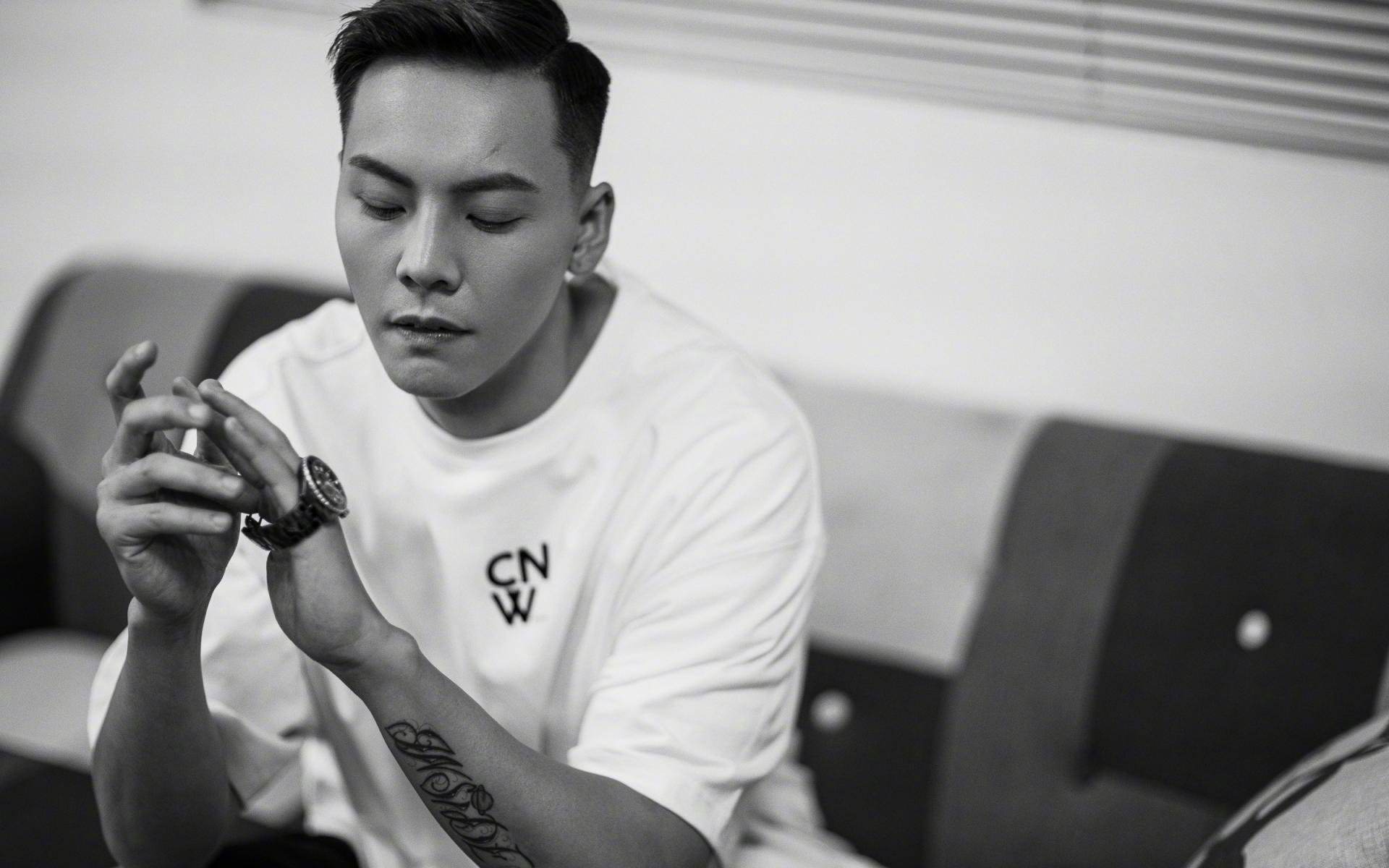 约基奇全能统治力闪耀，尼克斯血拼魔术显铁血本色