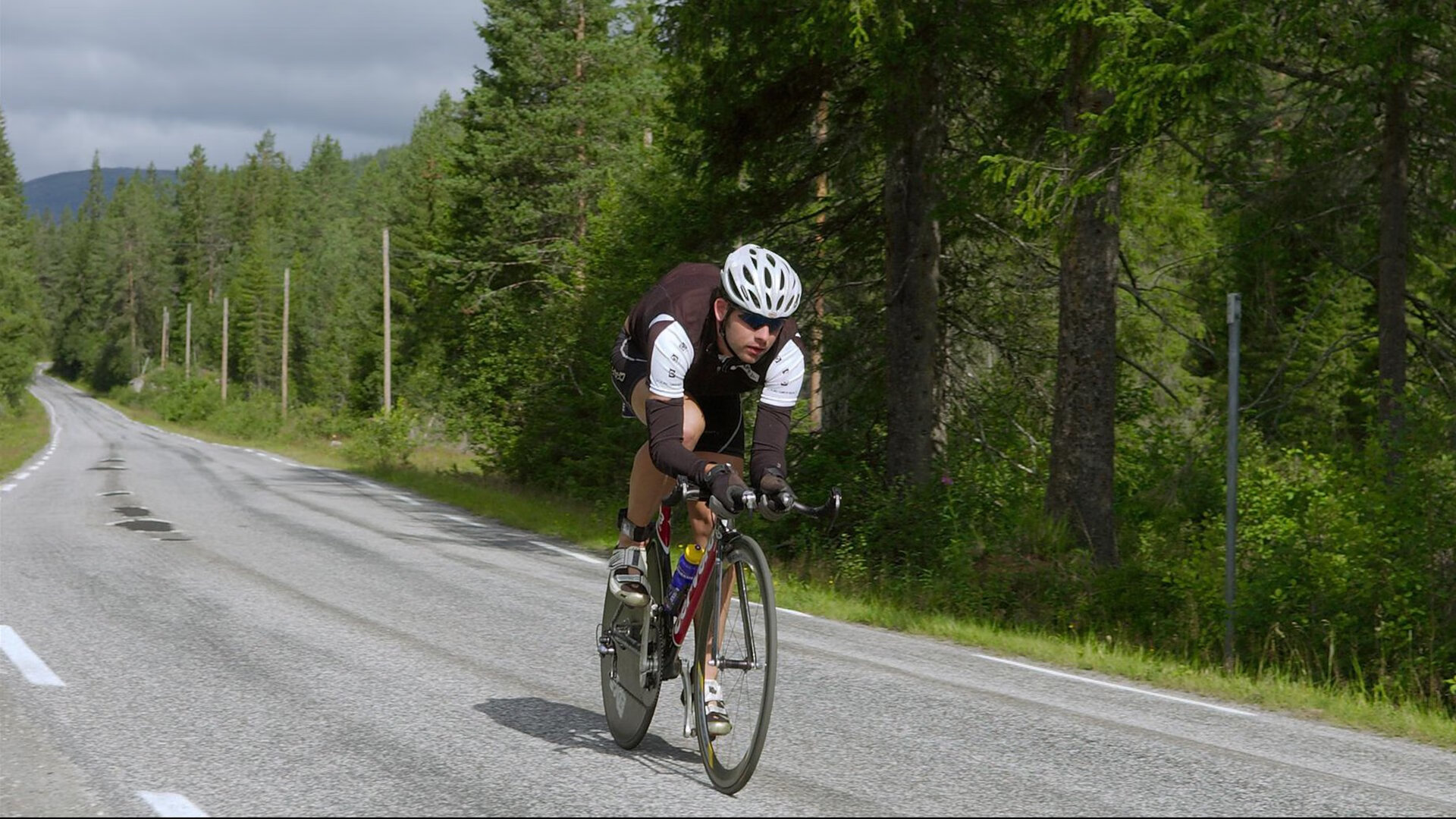 那不勒斯对阵哥斯达黎加，凯恩持续制造杀伤，战术博弈中的唯一性