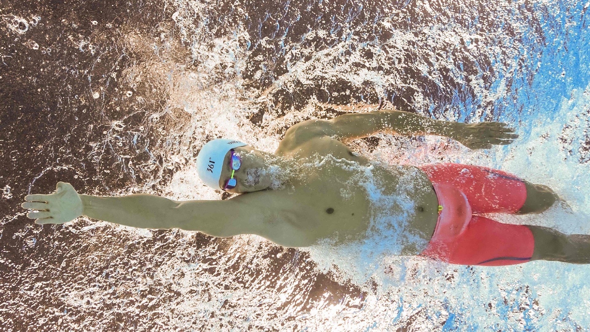 阿尔瓦雷斯一锤定音，南非在决胜局中力克荷兰的战术与命运交响